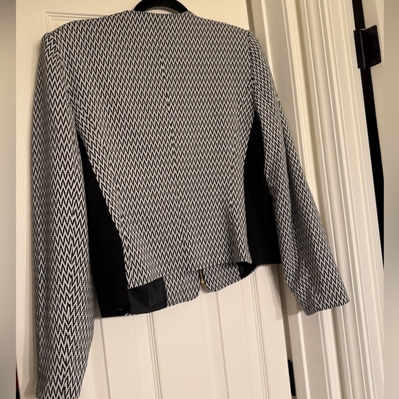 Calvin Klein Chevron White And Black Jacket Size 12 - Picture 4 of 5